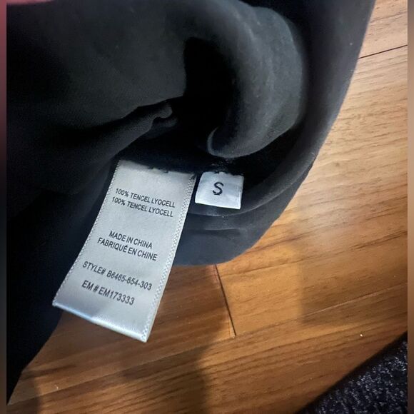 Bella Dahl Black Button-up Romper size Small NWT - Picture 10 of 11